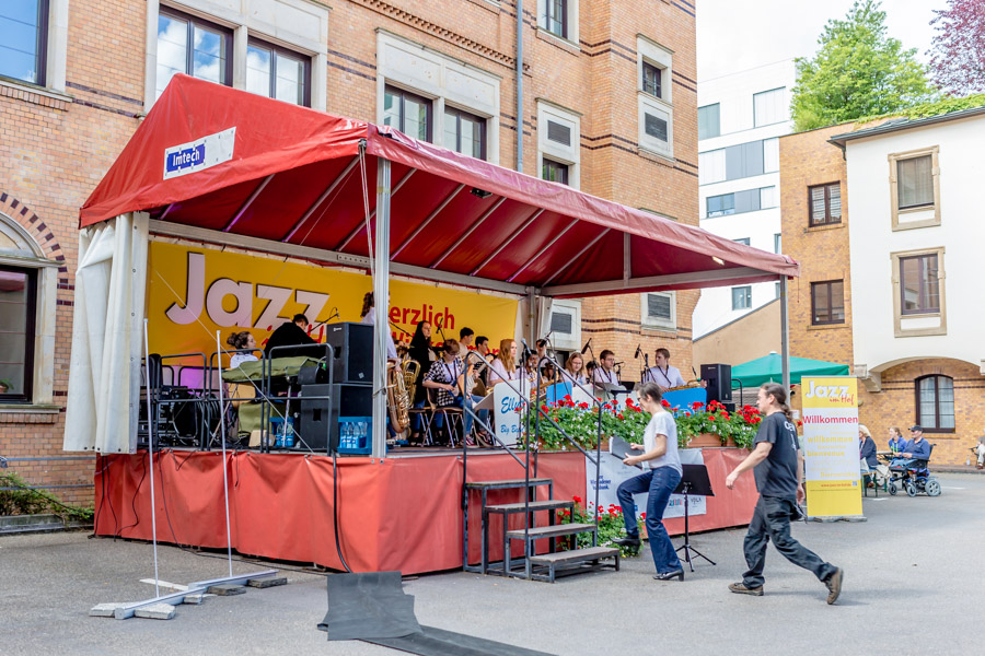 2016_06_26_Jazz_im_Hof_K8P2049.jpg