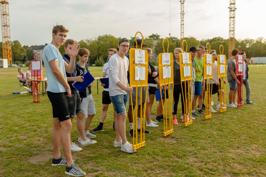 2016_09_12_Sporttag_FuÌnftklaÌsser__J2A8441.jpg