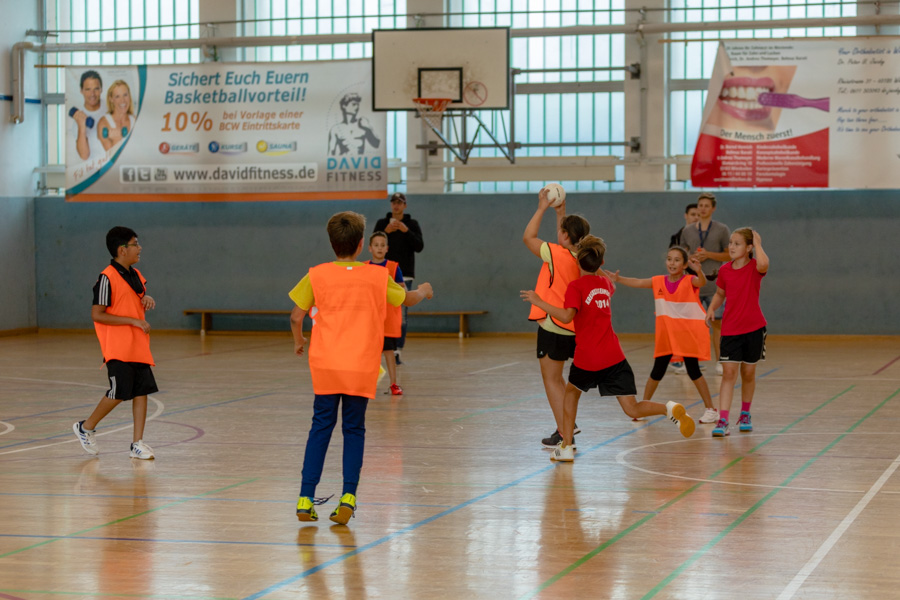 2016_09_12_Sporttag_FuÌnftklaÌsser__J2A8664.jpg
