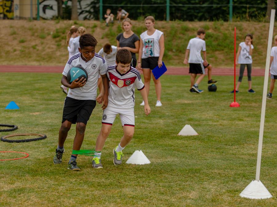 2016_09_12_Sporttag_FuÌnftklaÌsser__J2A8796.jpg